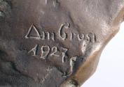 Gustinus Ambrosi, Ludwig Freiherr von Pastor, Detail: Bezeichnung, 1927, Bronze auf Marmor-Post ...