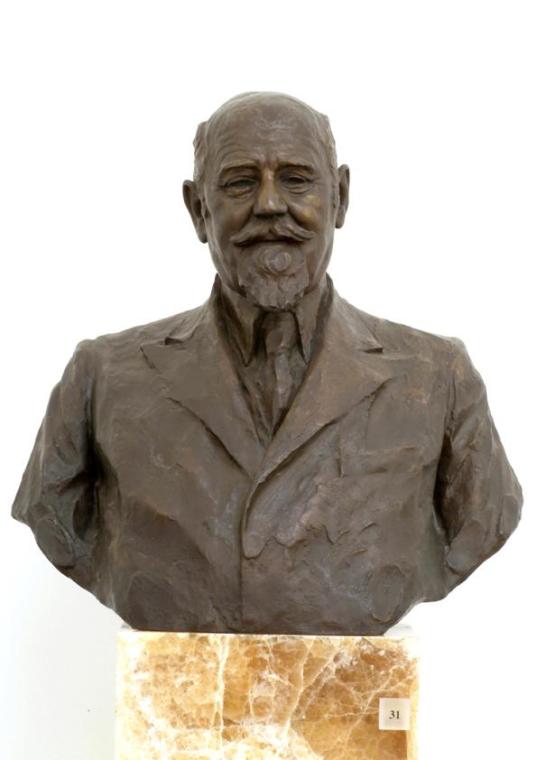 Gustinus Ambrosi, Karl Renner, 1949, Bronze auf Onyx-Postament, H: 67 cm, Belvedere, Wien, Inv. ...