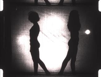 Marc Adrian, WEISSE UND SCHWARZE SCHATTEN, 1969, Film, Schleife; transparente Leinwand; 16 mm,  ...