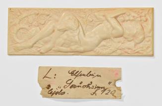 Wilhelm Hejda, Liegender weiblicher Akt mit Hund. Der Geruchssinn, 1922, Elfenbein, 4,4 × 13 ×  ...