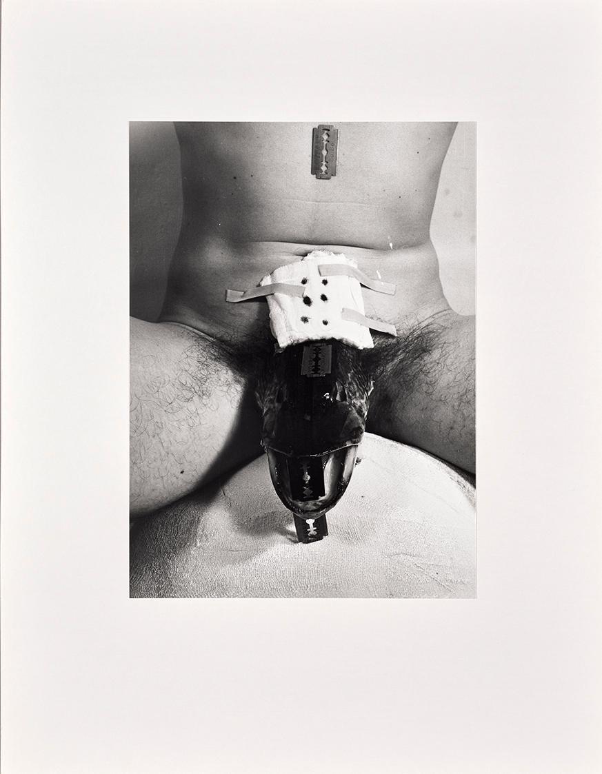 Rudolf Schwarzkogler, 3. Aktion, 1965, Fotografie, 39,3 × 28,5 cm, Belvedere, Wien, Inv.-Nr. 88 ...