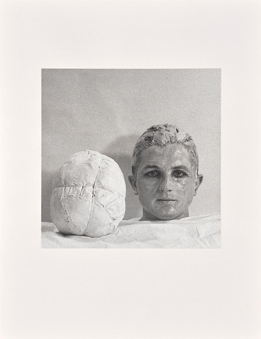 Rudolf Schwarzkogler, 4. Aktion, 1965, Fotografie, 33,8 × 33,5 cm, Belvedere, Wien, Inv.-Nr. 88 ...