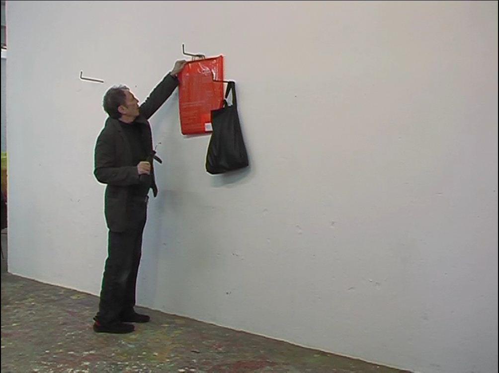 Franz West, Quasimodo, 2010, Eisenhaken geschmiedet, DVD, 6 × 1 × 27 cm, Film/Video-Dauer: 33 M ...