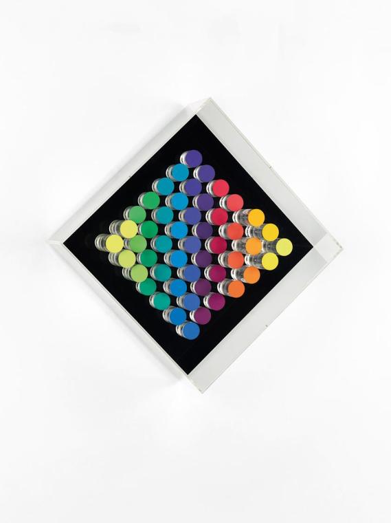 Edgar Knoop, Farbprofil, 1974, Plexiglas, Acrylfarbe, Diagonal aufgehängt: 49 × 49 × 14,5 cm, B ...